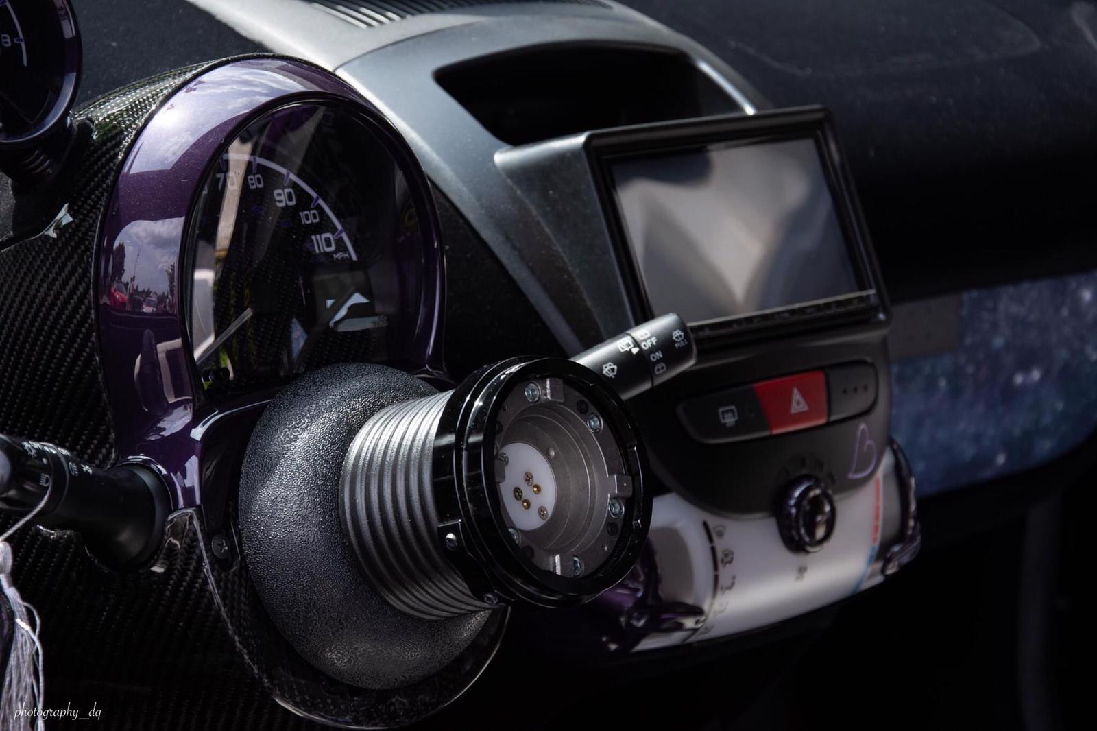 Toyota Aygo voorzien van een Custom Made audio systeem.
